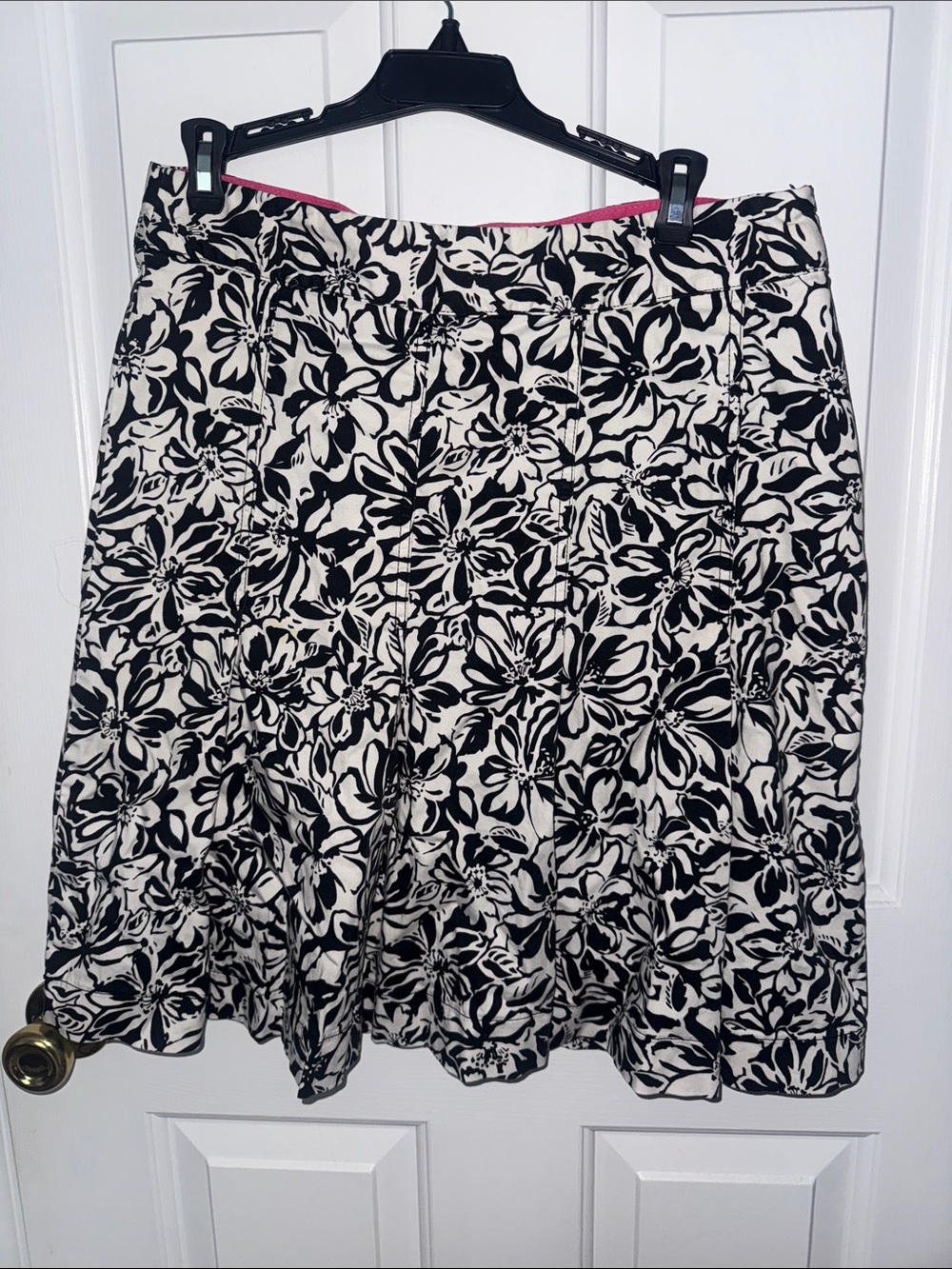 Worthington Black and White Floral A‑Line Skirt with Pink Waist Lining